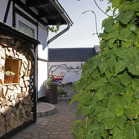 Rosige Zeiten, Ferien Im Fachwerkhaus Mechernich