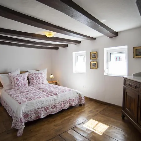 Rosige Zeiten, Ferien Im Fachwerkhaus