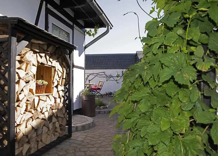 Rosige Zeiten, Ferien Im Fachwerkhaus Mechernich